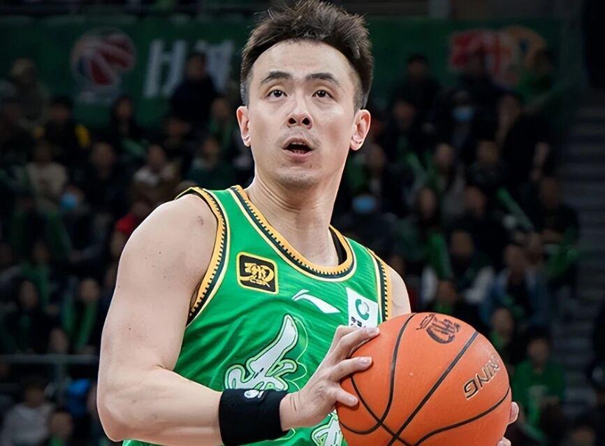 亚博app-辽宁男篮赵继伟引球迷不满，广东前功勋外援再就业，四川官宣换帅